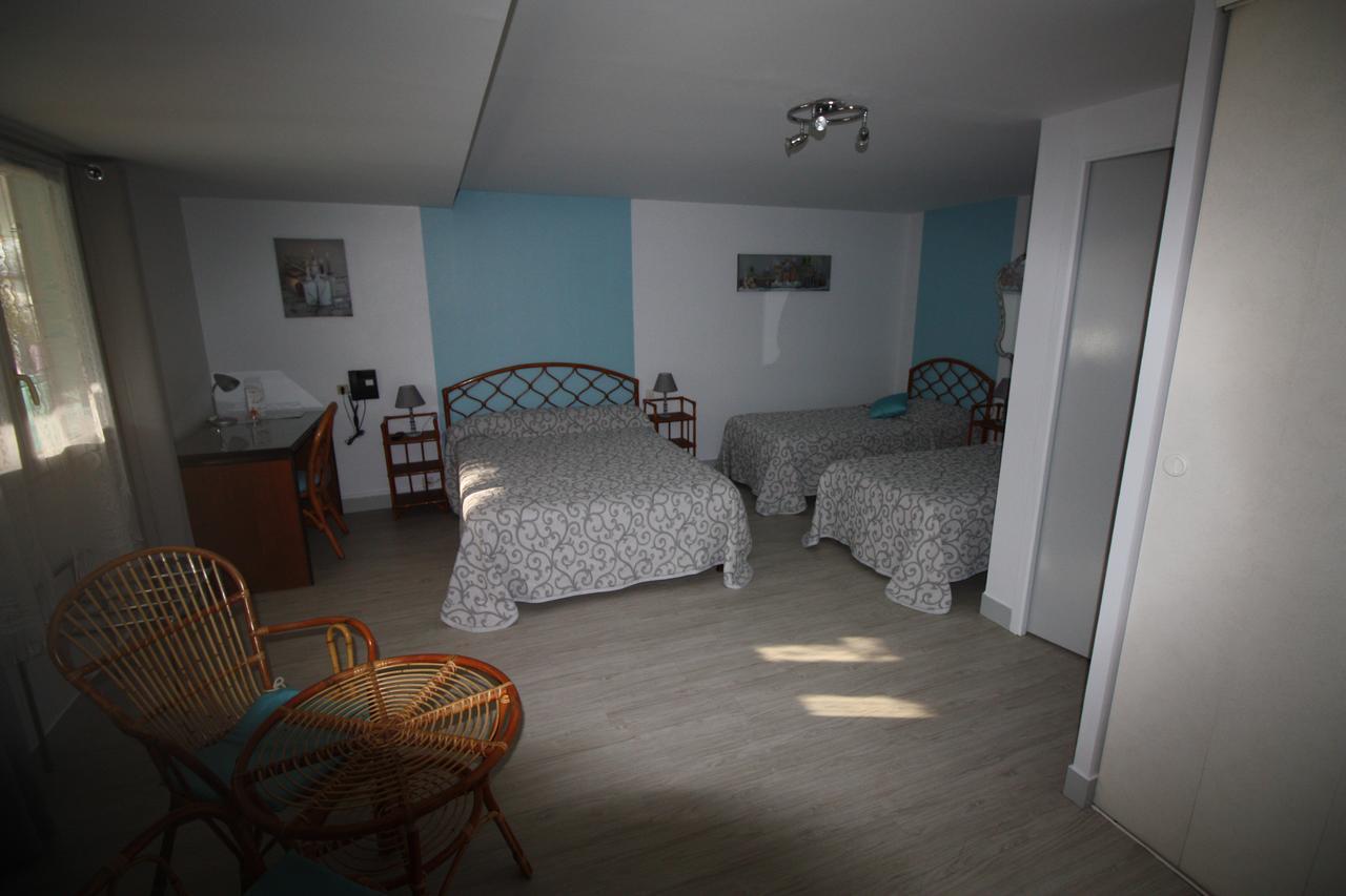 Hotel Les Deux Sapins Cailly-sur-Eure Eksteriør billede
