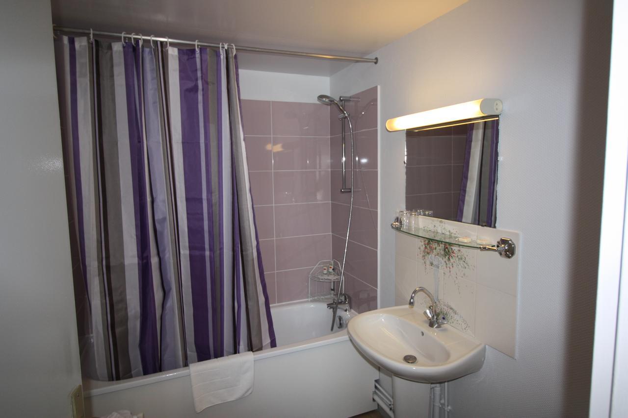 Hotel Les Deux Sapins Cailly-sur-Eure Eksteriør billede