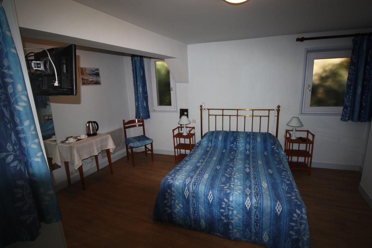 Hotel Les Deux Sapins Cailly-sur-Eure Eksteriør billede