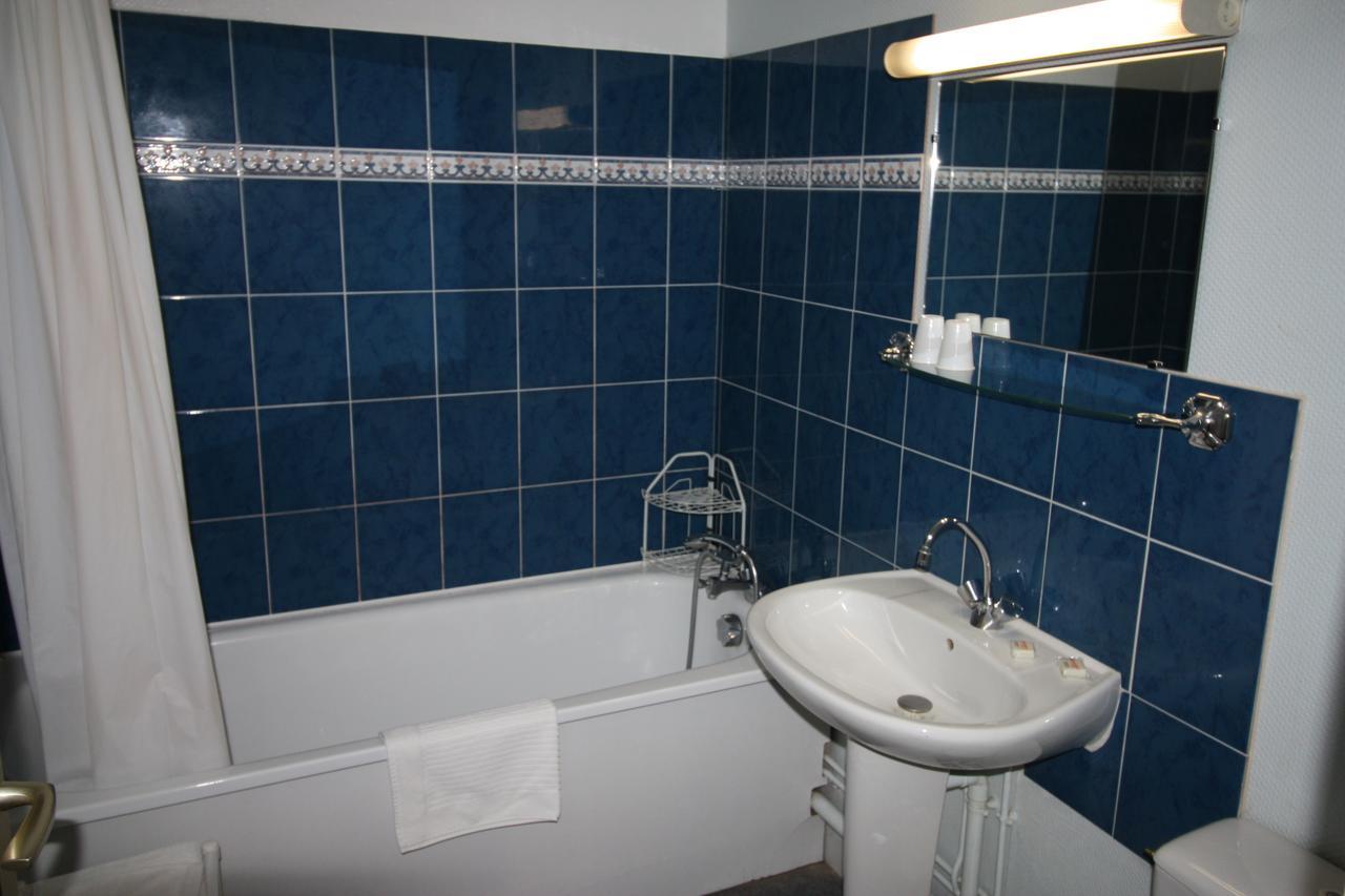 Hotel Les Deux Sapins Cailly-sur-Eure Eksteriør billede